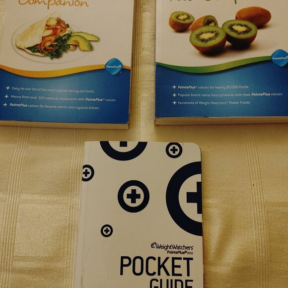 WEIGHT WATCHERS Complete Food & Dining Out Companion Books & Pocket Guide 2012 - Picture 4 of 11